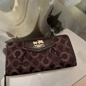 Authentic Coach Brown Signature Zip Wallet with Gold Plaque